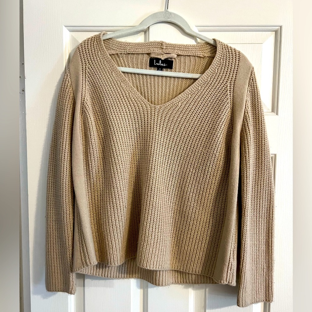 Lulus V-Neck Knit Pull Over Sweater Size Sm/ Med | Excellent Preowned Condition
